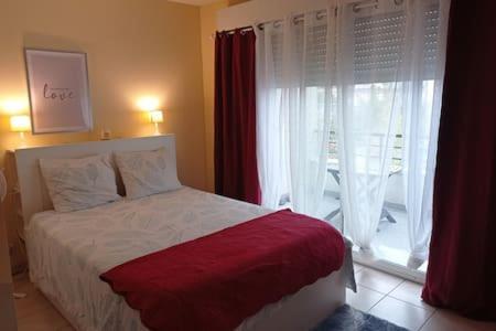 Studio Sur La Plage Des Dagueys Libourne Exterior photo